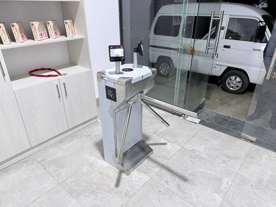 Турникет трипод для школ и университетов