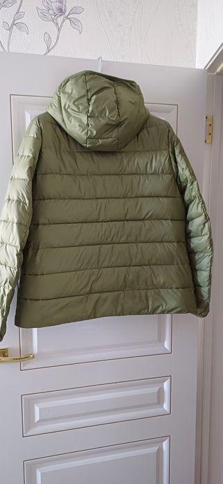 Продам  куртку женскую