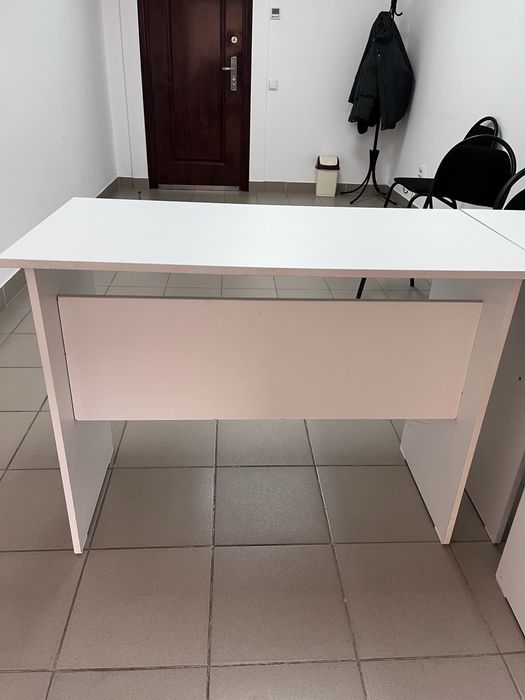 Продаю офисные стулья и столы