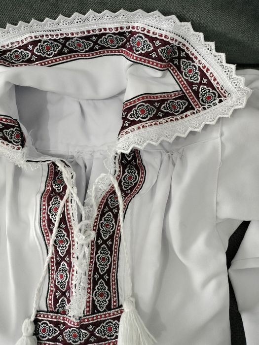 Costum popular copii superb