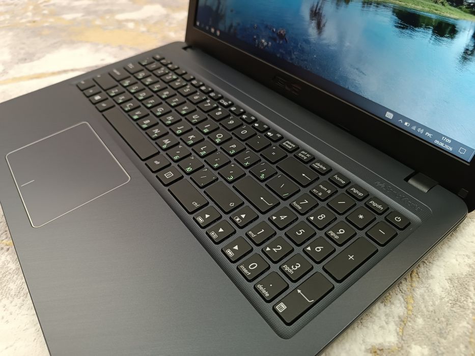 Ноутбук ASUS i7-8thGen SSD 512Гб.