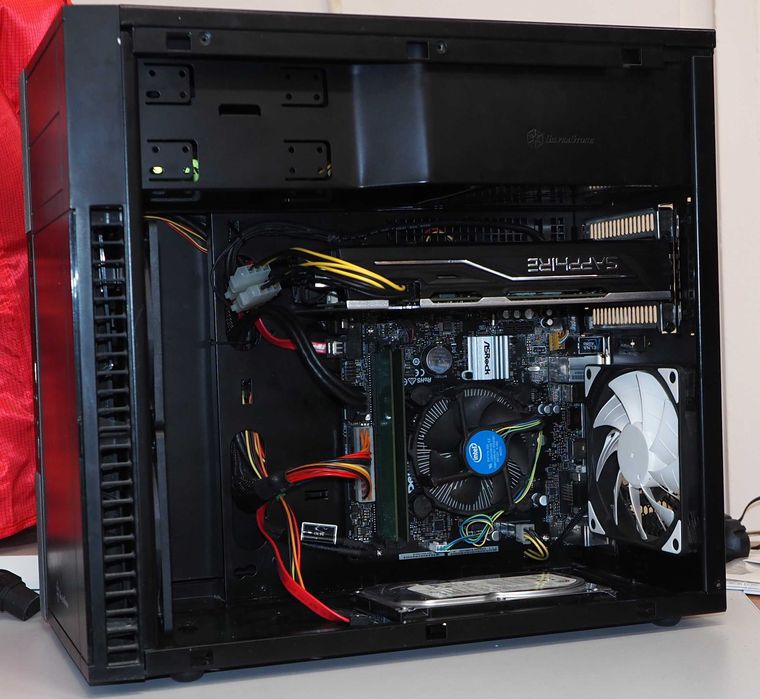 Бюджетна ентри левъл гейм-машина