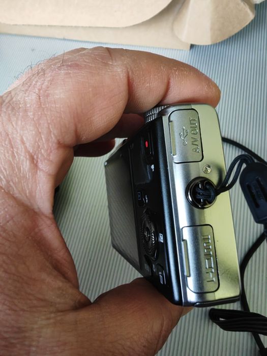 Nikon CoolPix S9500-Дигитална камера (фотоапарат) сребрист