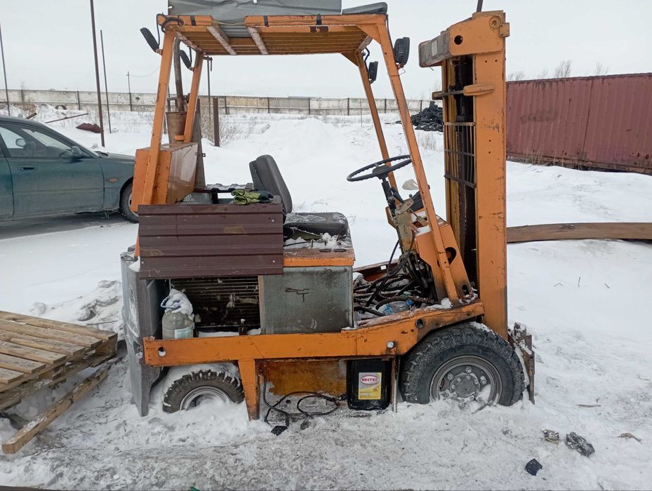 вилочный погрузчик