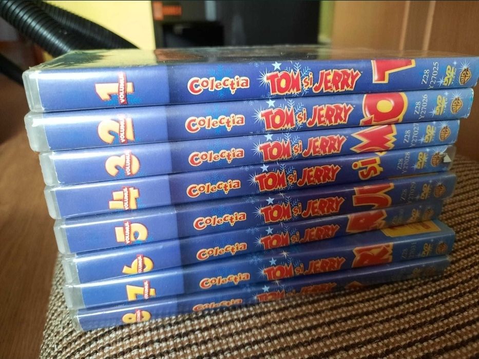 Vând DVD-uri cu Tom și Jerry 3 buc