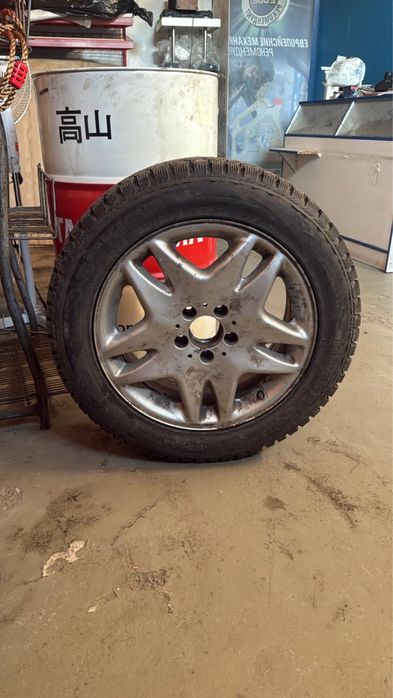 Шины + диски Nokian зимние 225/55 r17 (на мерседес 220 221) б/у