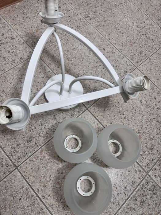 Продам люстру б/у