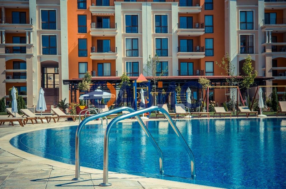 Продава се Тристаен апартамент в Свети Влас - 129 кв.м за 1036 €/кв.м - Снимка #3