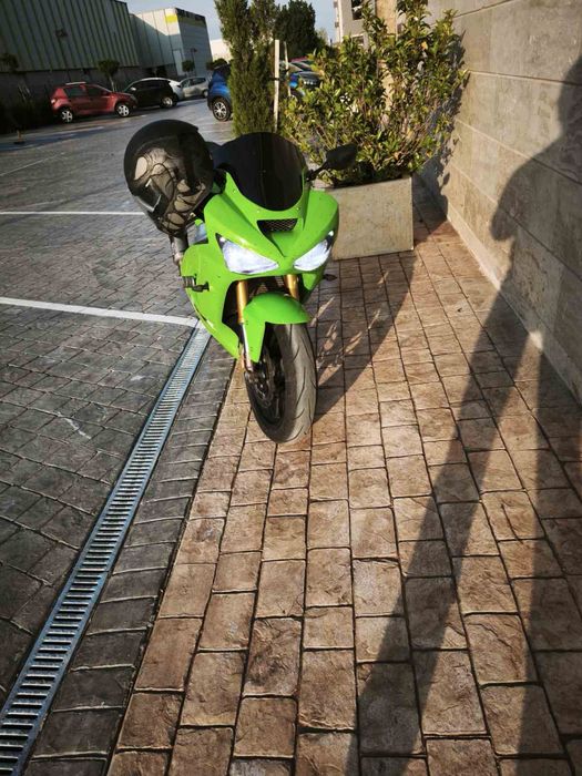 Kawasaki   ZX6-R