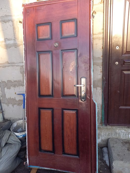 Железныйе двери.