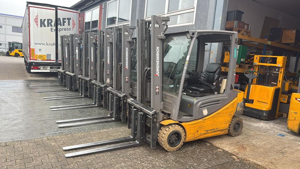 Аренда и продажа спец техники.