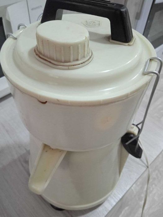 Продам советскую соковыжималку Б/У.