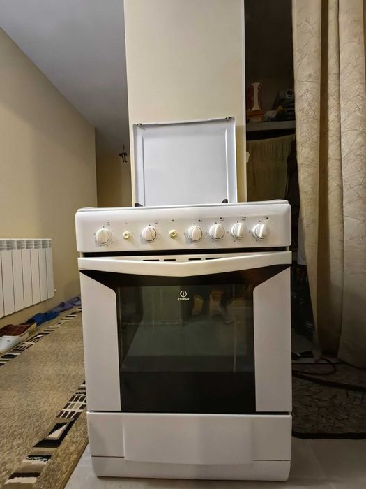 Готварска печка Indesit