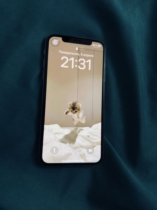 Продаю iPhone X в отличном состоянии.