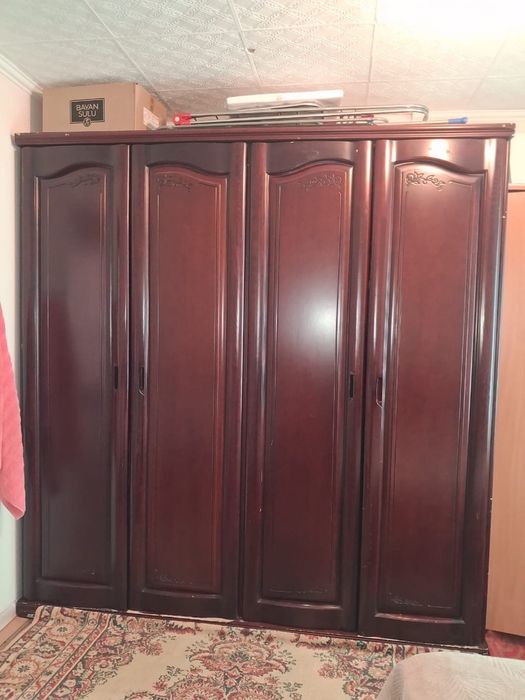 Продам спальный гранитур