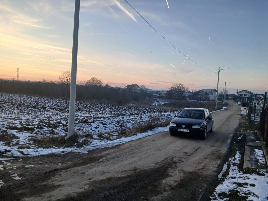 Vând teren intravilan