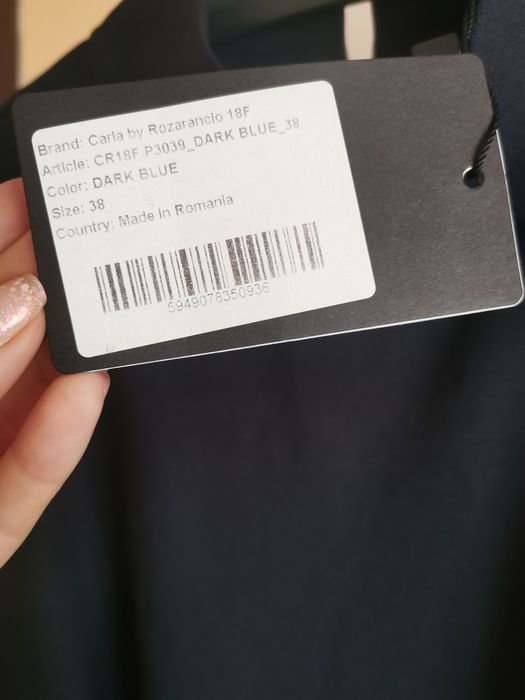 Rochie fabricata in România cu guler inalt