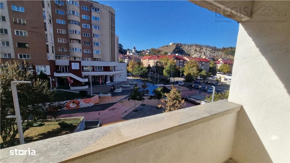 Apartament de 3 camere zona Racadau