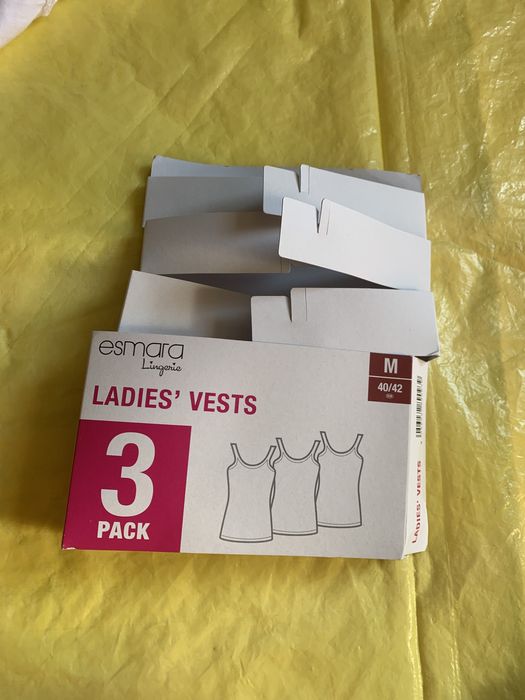 КОМПЛЕКТ от 3 броя НОВИ дамски корсажчета /топ/ –бельо