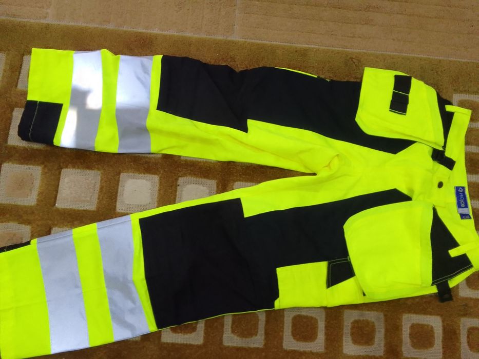 Продавам Чисто нов работнически панталон номер 48