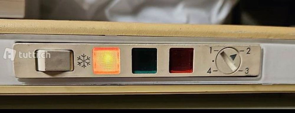 Малък фризер 4 чекмеджета