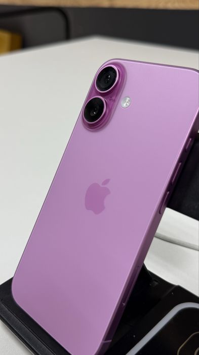 Iphone 16 pink..