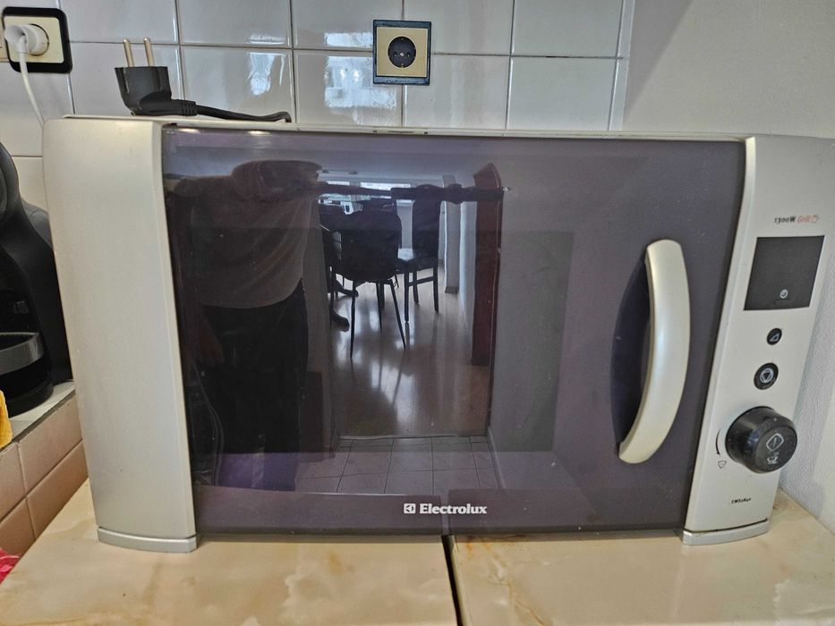 Микровълнова фурна Elecrtolux 32 литра