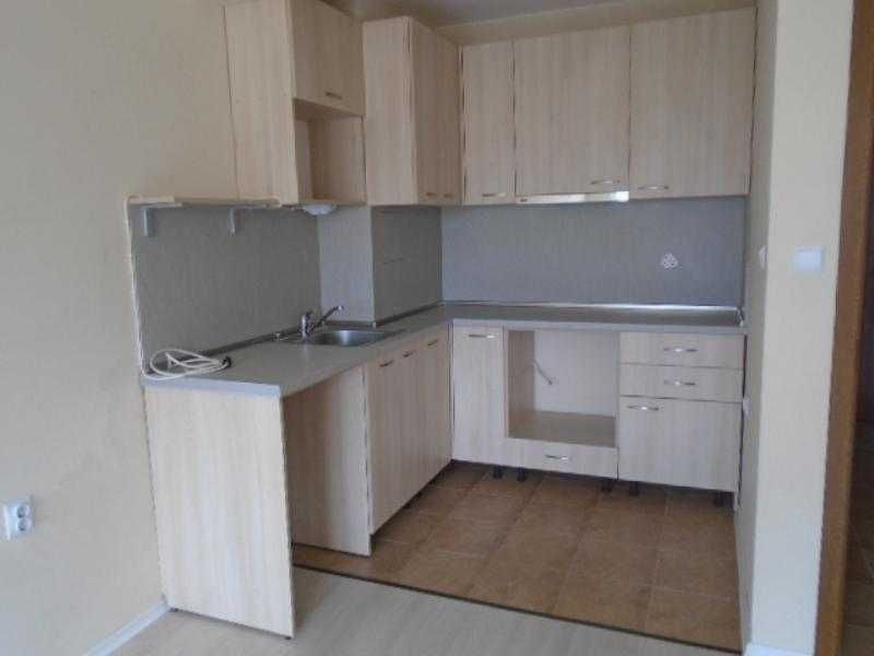 Дава се под наем Тристаен апартамент в Бургас, Славейков - 80 кв.м за 306 € - Снимка #5