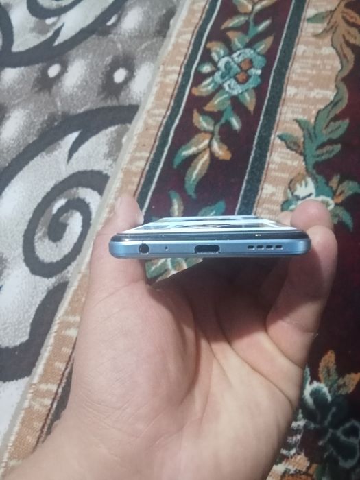 Vivo y21 sotiladi 4+1/64 gb