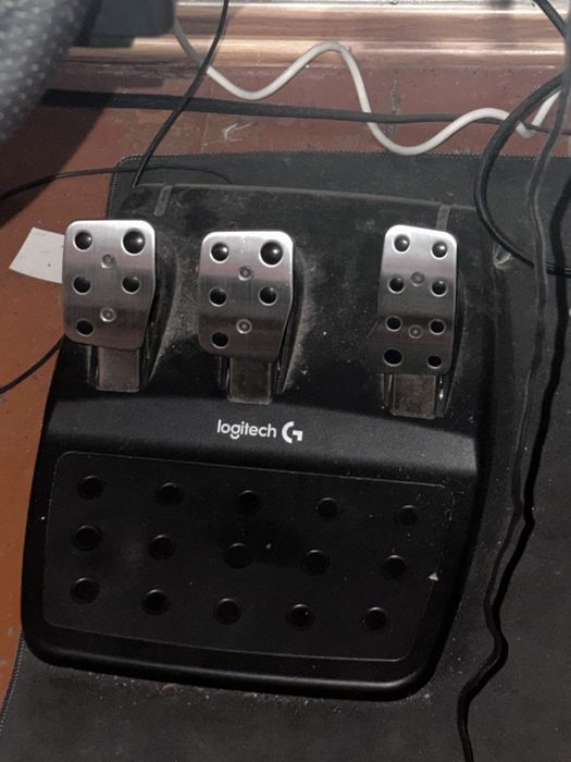 Игровой руль Logitech G29