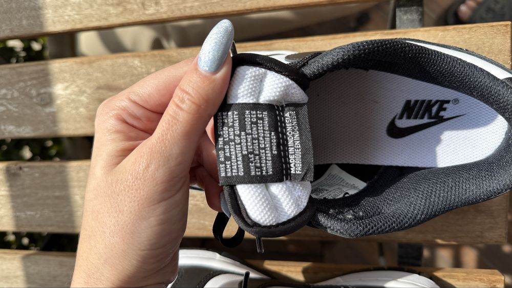 Nike Dunk Low "Panda"