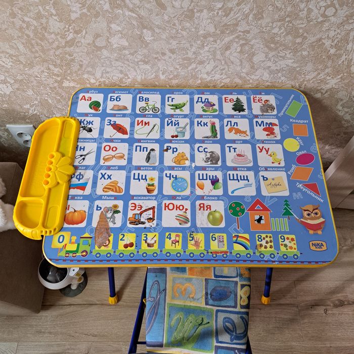 Детский столик со стульчиком