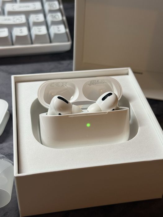 Casti Apple Airpods Pro Magsafe MLWK3ZM/A - ORIGINALE
