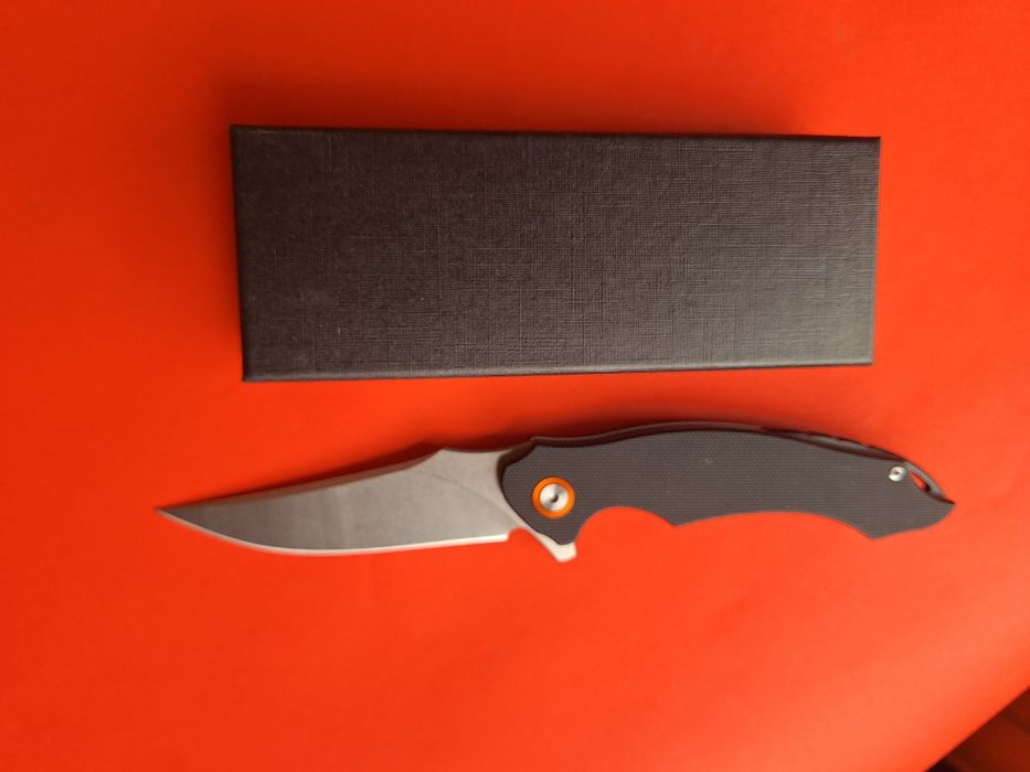 Сгъваем полуавтоматичен нож-стомана D2, дръжка G10