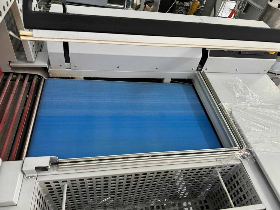 Tunel de ambalat cu folie contractibila-Masina de baxat industriala.