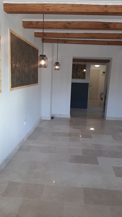 Casa de vanzare / spațiu comercial Leordeni Arges
