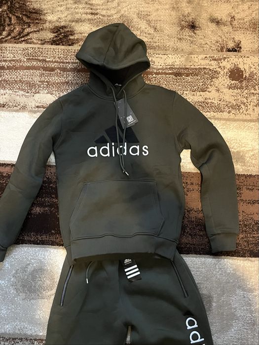 Trening Adidas ORIGINAL NOU (cu etichetă) M