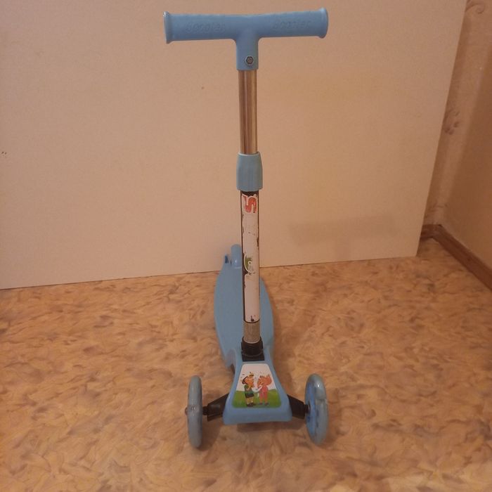 Самокат для мальчика от3 до 5 лет