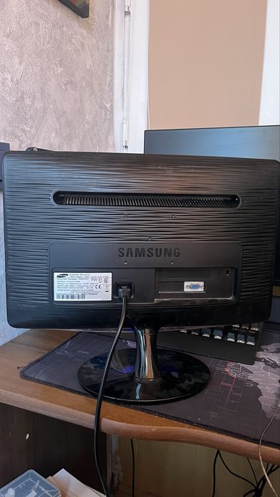 Монитор Samsung SincMaster B1930