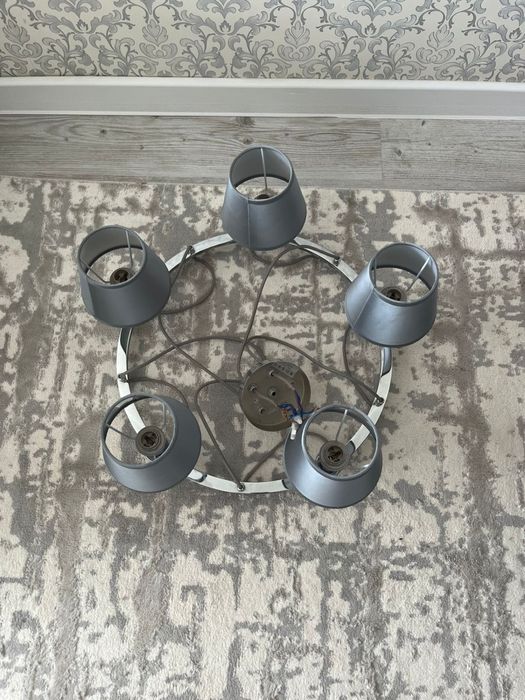 Люстру продам в отличном состоянии