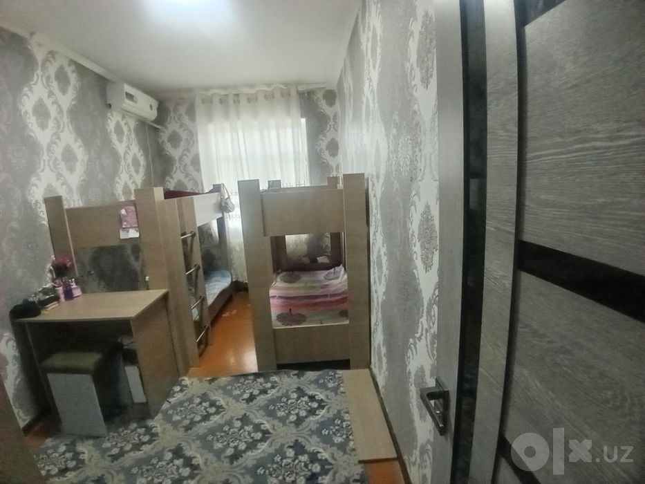 Срочно 4 хонали квартира сотилади Олмаликда