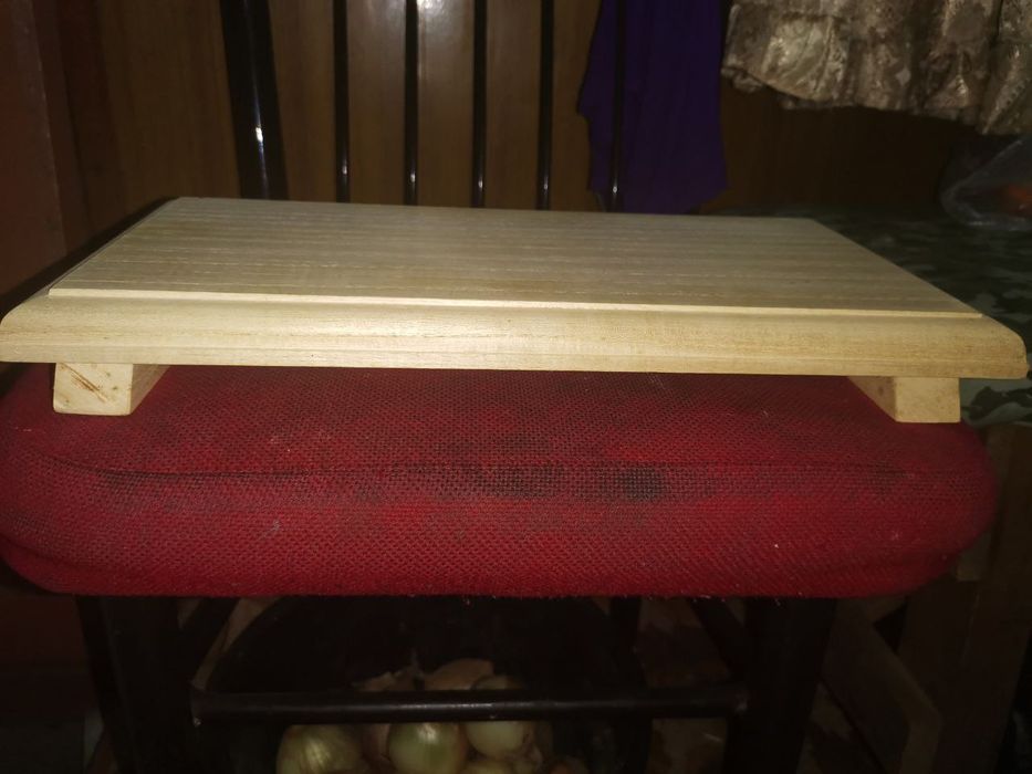 Разделочные доски из твердой породы древесины.