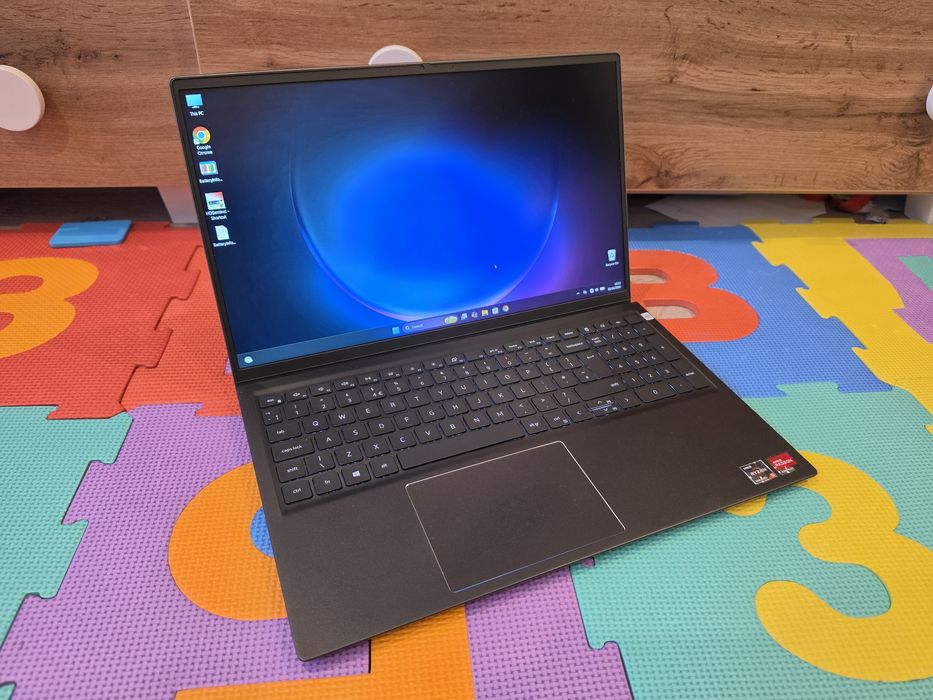 Dell Vostro 5515 / Ryzen 5 / 16GB Ram / 256 SSD