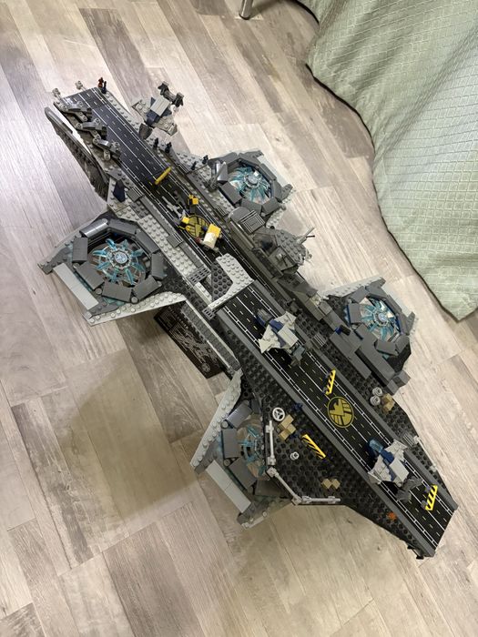 Лего Авианосец мстителей, Hellicarrier, 3058 деталей