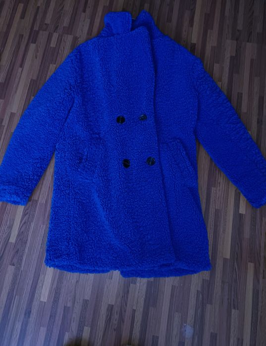 Palton M nou  250 ron