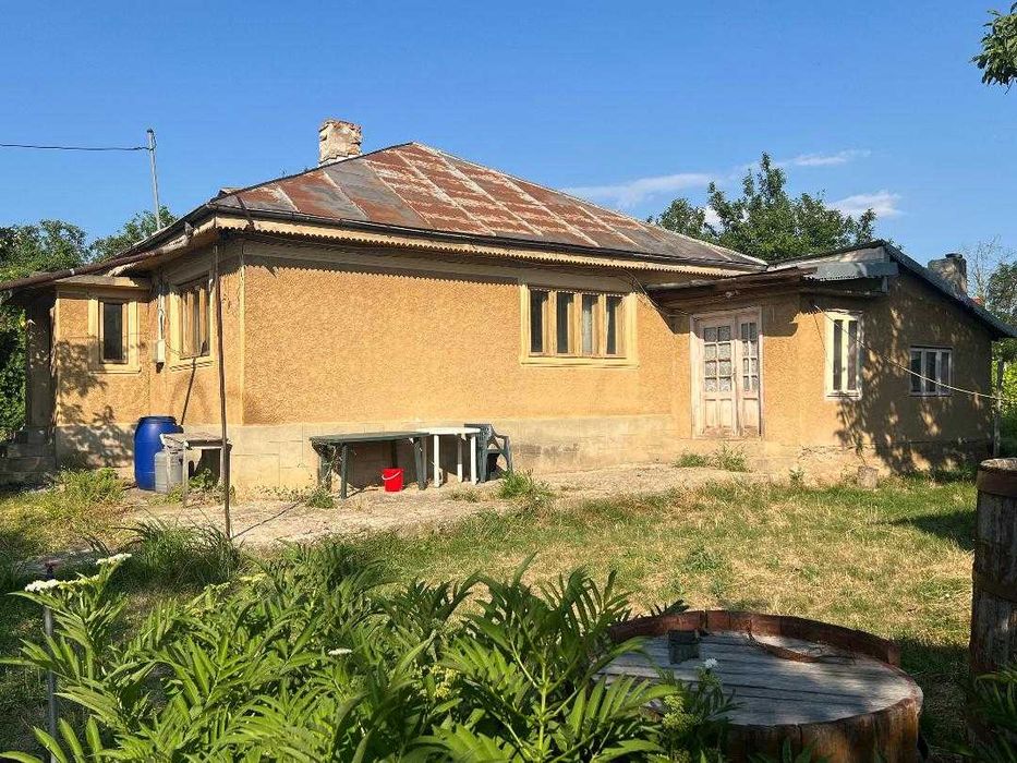 Casa de vanzare 4300 mp teren, sat Beciu, jud. Vrancea