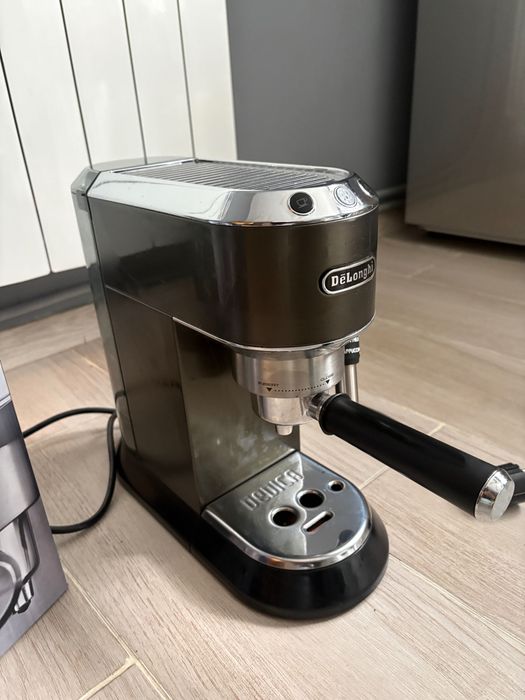 Кафемашина DeLonghi Dedica EC685