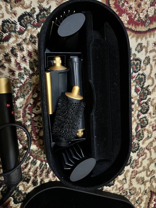 Продается дайсон в отличном состоянии