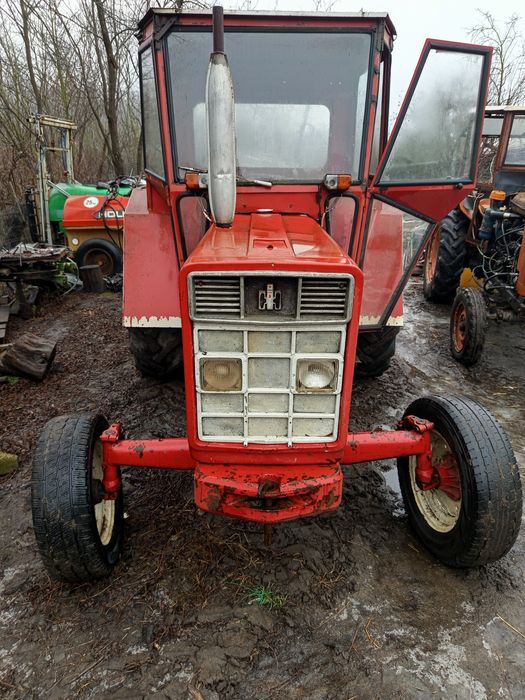 Vând tractor international