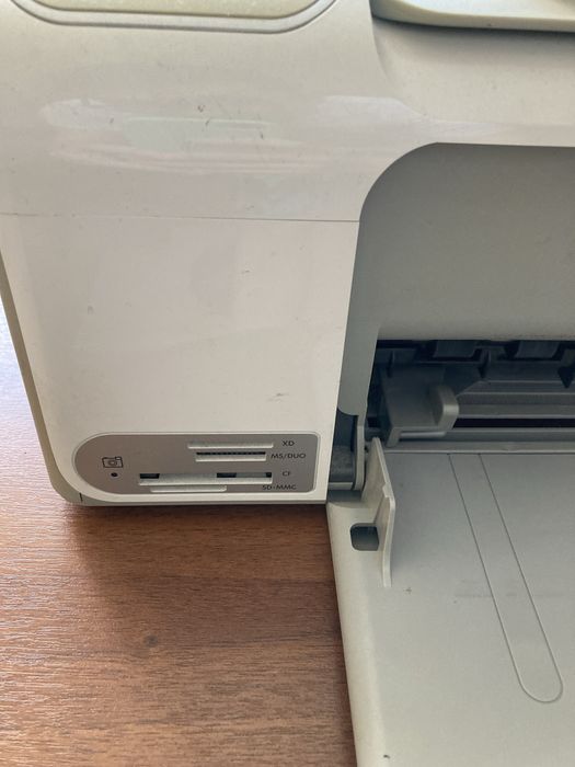 Цветной принтер со сканером hp c4100